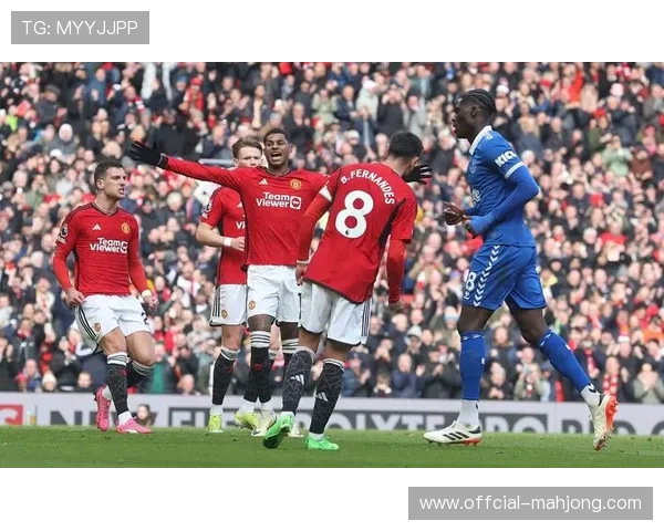 曼联2-1伯恩利，B费复出献助攻拉什福德破球荒